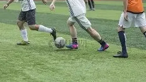 惊魂半场！纽卡斯尔与热刺0-0僵持，乔林顿击中门框，贝里瓦尔错失良机！