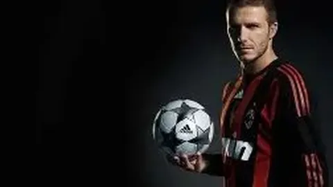 “替补之谜揭晓？斯洛特透露：密集赛程下，萨拉赫始终屹立核心之位！”