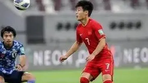 《阿尔及利亚非洲杯豪强阵容揭晓：马赫雷斯、努里领衔，足球天才卢卡-齐达内加盟！》